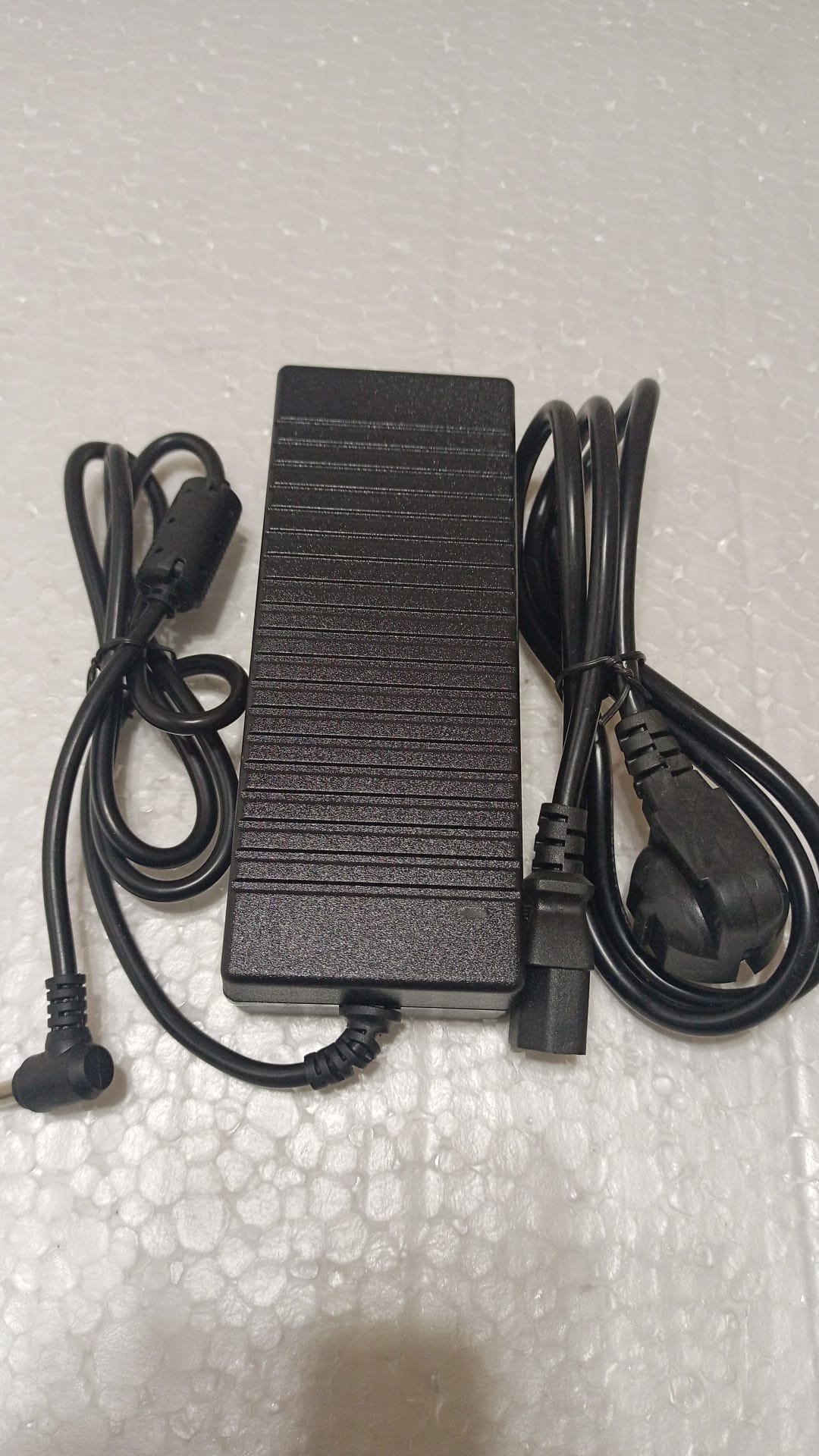 12 Volt 10 Amper Adaptör